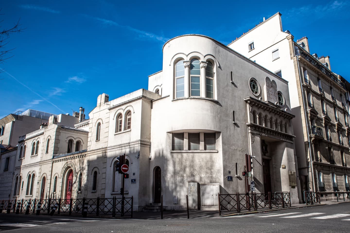 Façade historique de la Synagogue de Neuilly